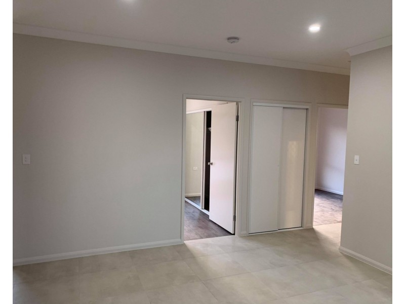 2A Farmer Place, Park Ridge QLD 4125