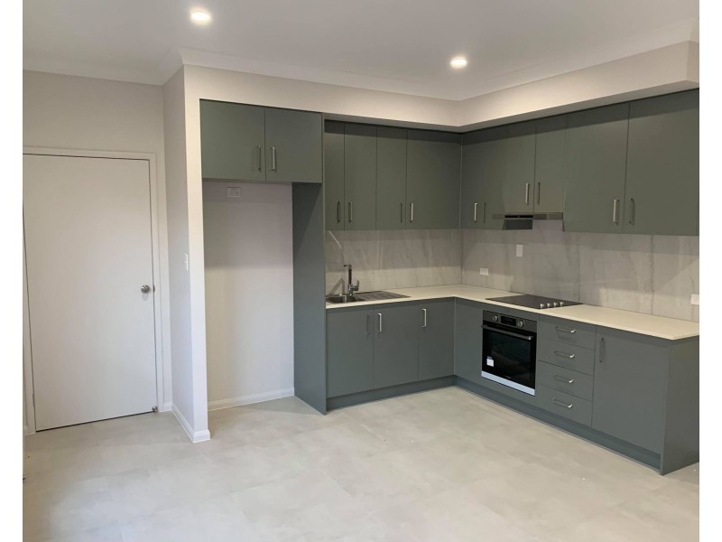 2B Farmer Place, Park Ridge QLD 4125