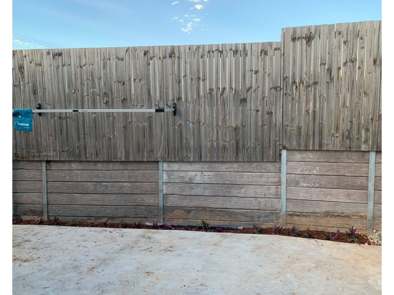 2B Farmer Place, Park Ridge QLD 4125