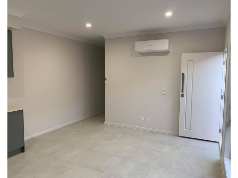 2B Farmer Place, Park Ridge QLD 4125