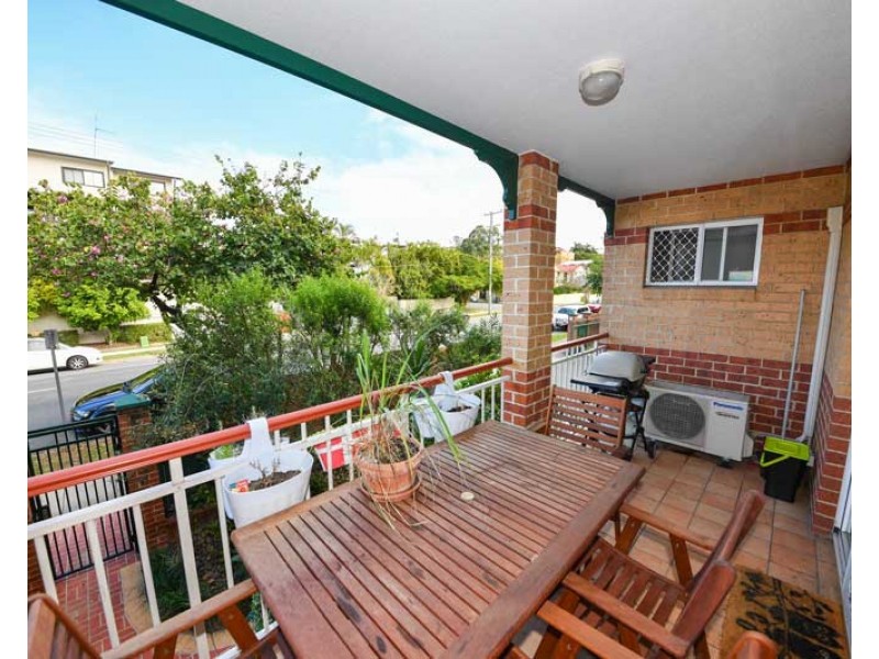 63 Sherwood Rd, Toowong QLD 4066