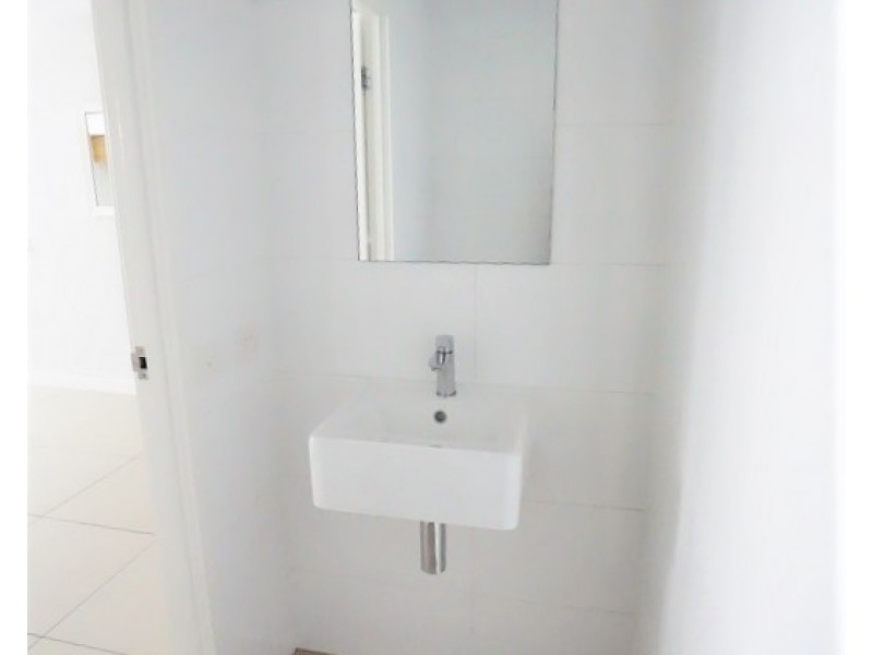 2/37D Harbour Road, Hamilton QLD 4007