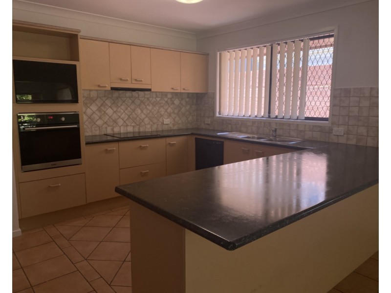 62 Rapallo Ave, Isle Of Capri QLD 4217