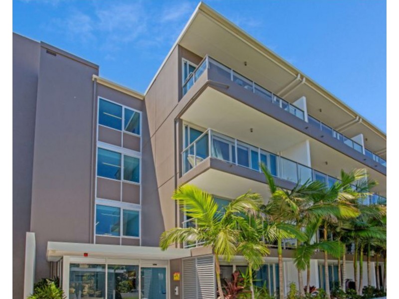 33-37 MADANG, Runaway Bay QLD 4216