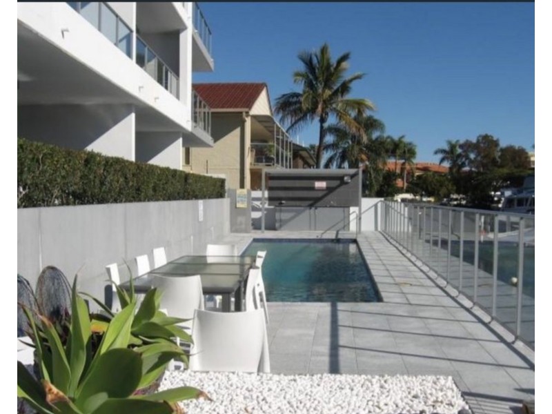 33-37 MADANG, Runaway Bay QLD 4216