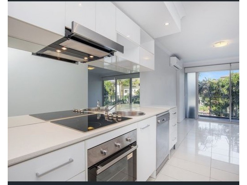 33-37 MADANG, Runaway Bay QLD 4216