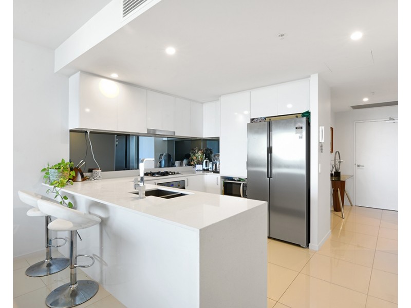 11204/5 Harbour Side Court, Biggera Waters QLD 4216