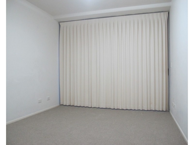 DB2411 / 27 Station Rd, Indooroopilly QLD 4068