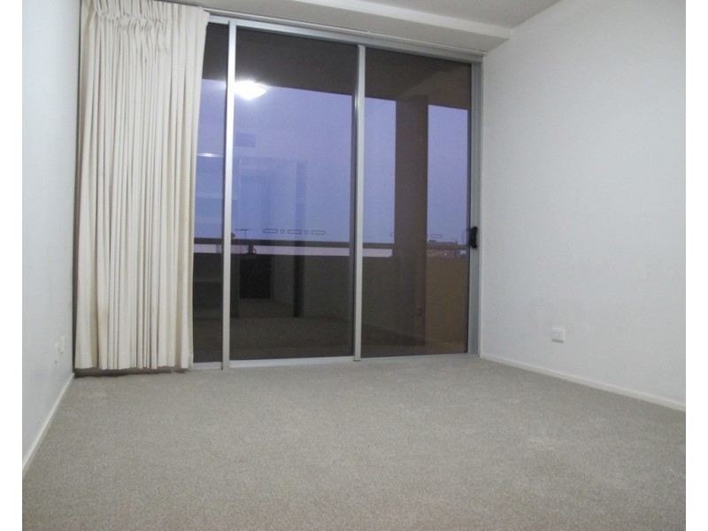 DB2411 / 27 Station Rd, Indooroopilly QLD 4068