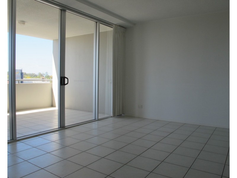 DB2411 / 27 Station Rd, Indooroopilly QLD 4068