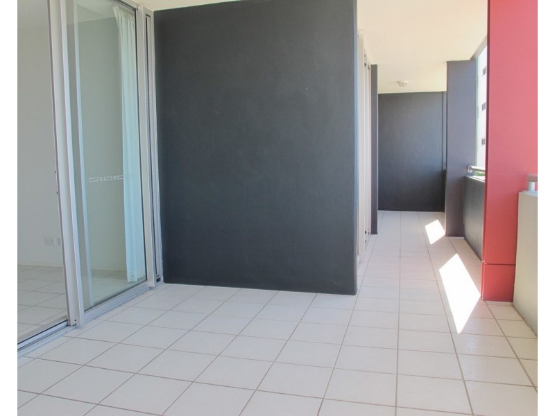 DB2411 / 27 Station Rd, Indooroopilly QLD 4068