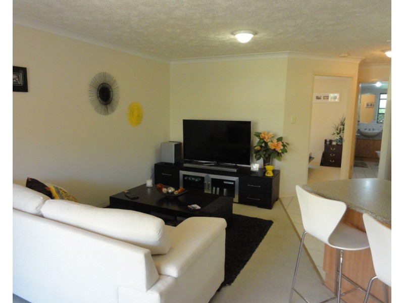 8 Whitby Street, Southport QLD 4215