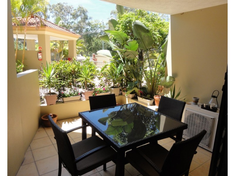 8 Whitby Street, Southport QLD 4215