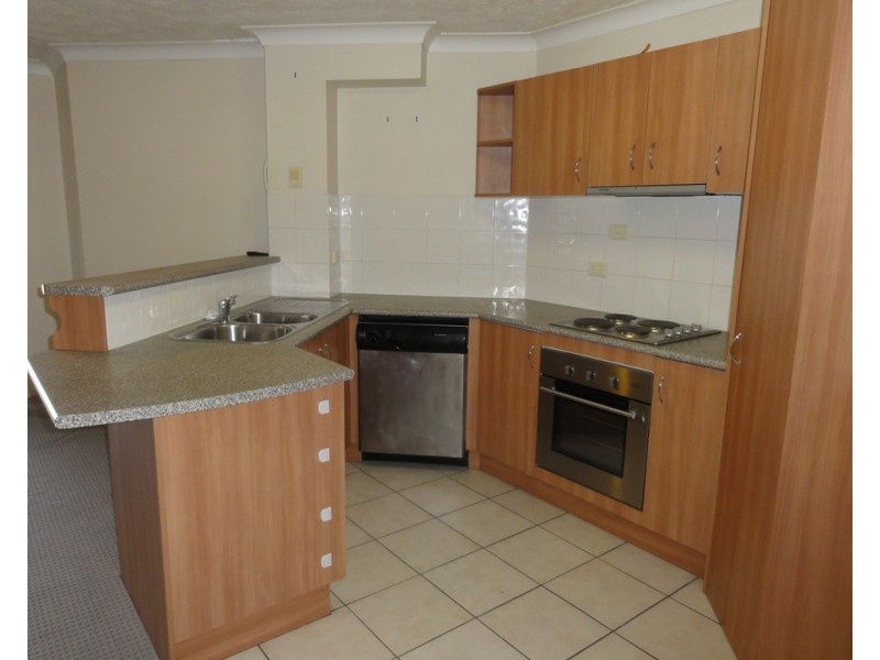 8 Whitby Street, Southport QLD 4215