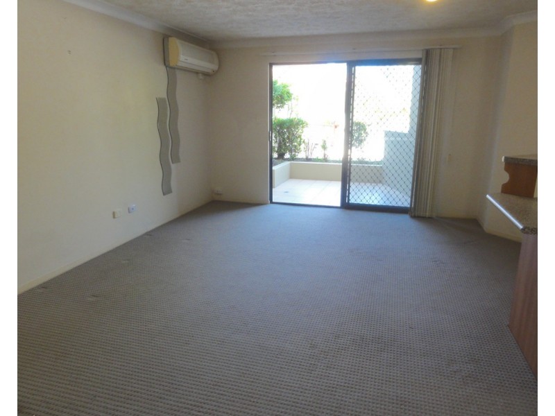 8 Whitby Street, Southport QLD 4215