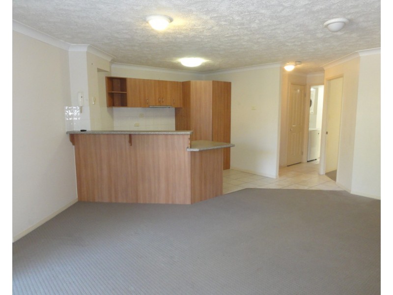 8 Whitby Street, Southport QLD 4215