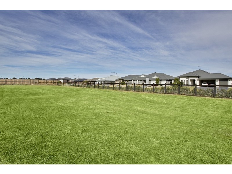 2 Hawkesbury Street, Pitt Town NSW 2756