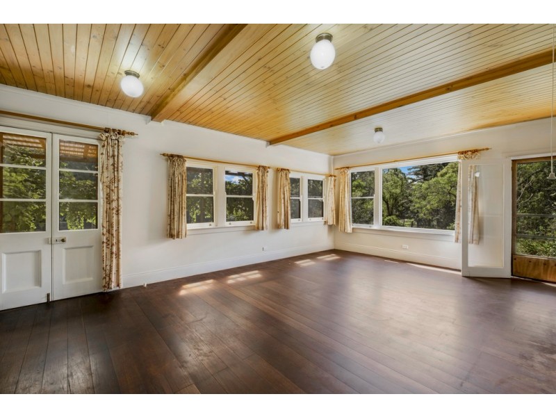 15 Cranstons Road, Dural NSW 2158