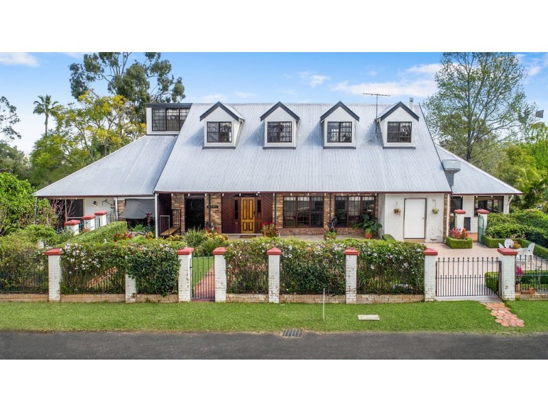 21 Devine Grove, Sackville North NSW 2756