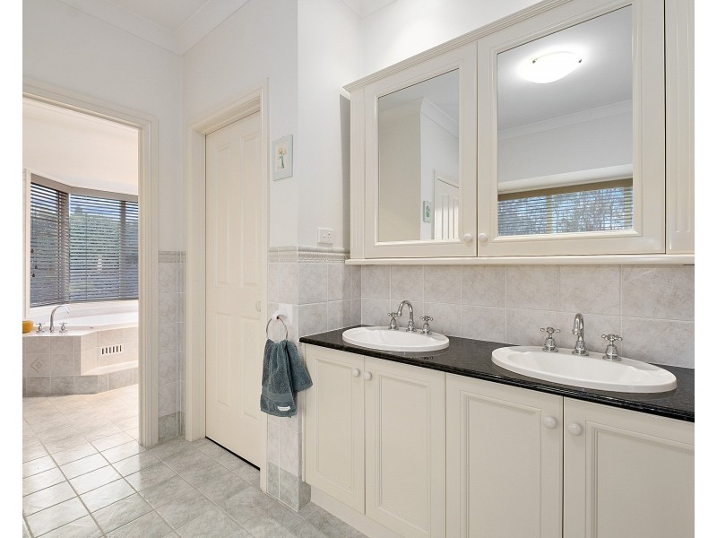 236 East Wilchard Road, Castlereagh NSW 2749