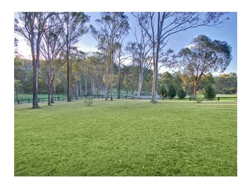 8 Belmont Grove, Grose Vale NSW 2753
