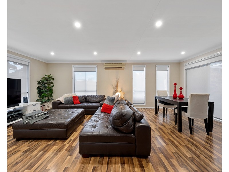 7 Burrowes Groves, Dean Park NSW 2761