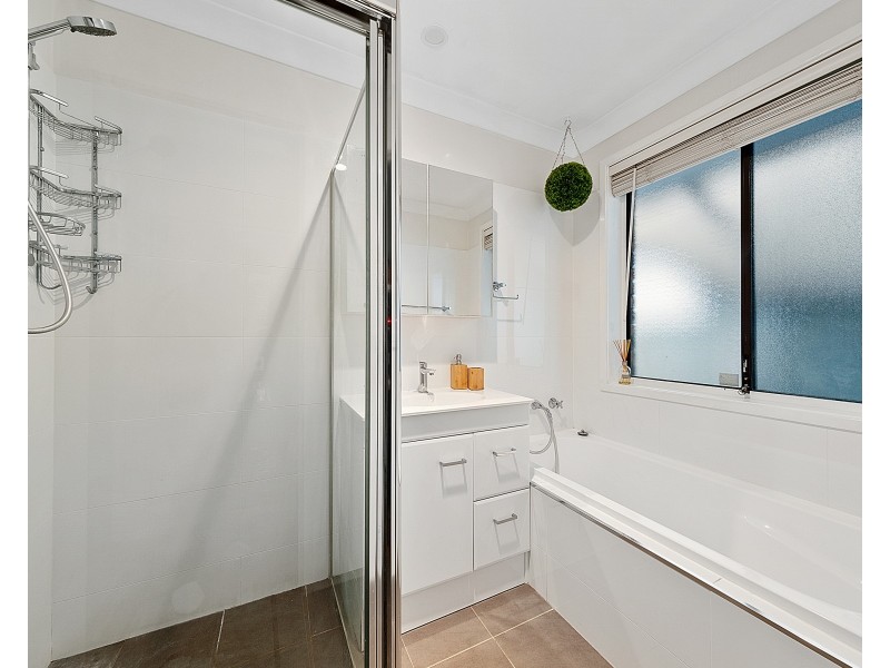 7 Burrowes Groves, Dean Park NSW 2761