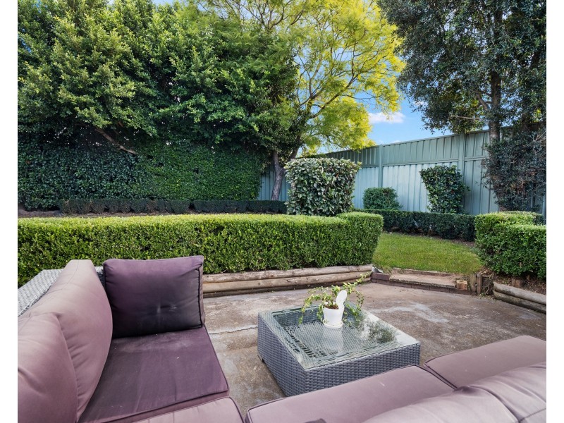 7 Burrowes Groves, Dean Park NSW 2761