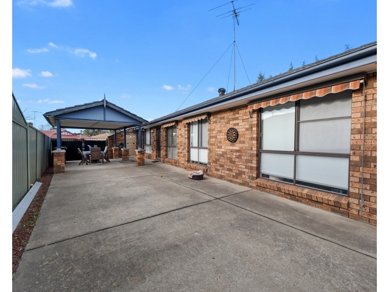 7 Burrowes Groves, Dean Park NSW 2761