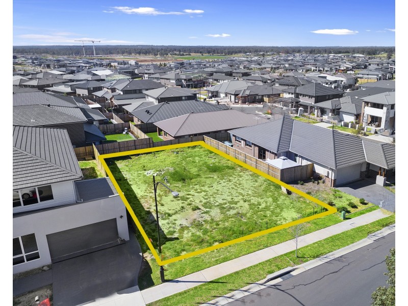 90 Sundowner Parkway, Box Hill NSW 2765