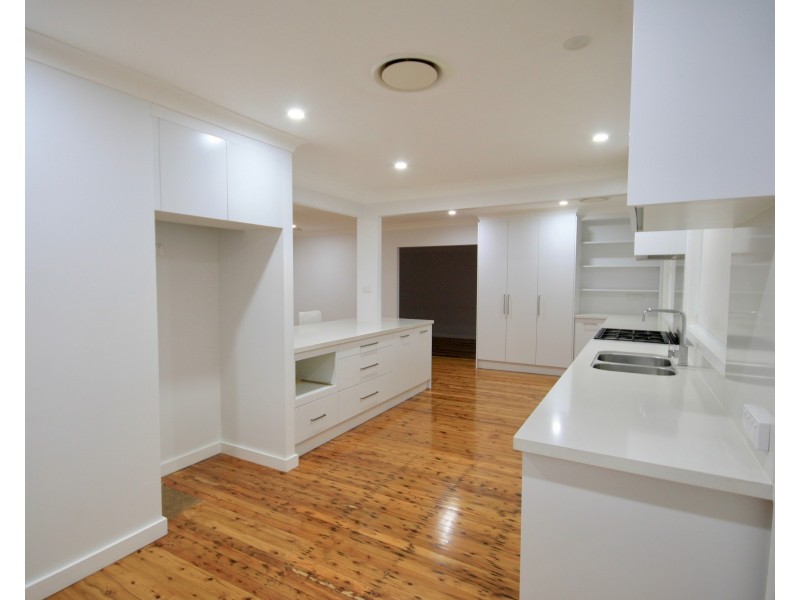 13 Castlereagh Road, Hobartville NSW 2753