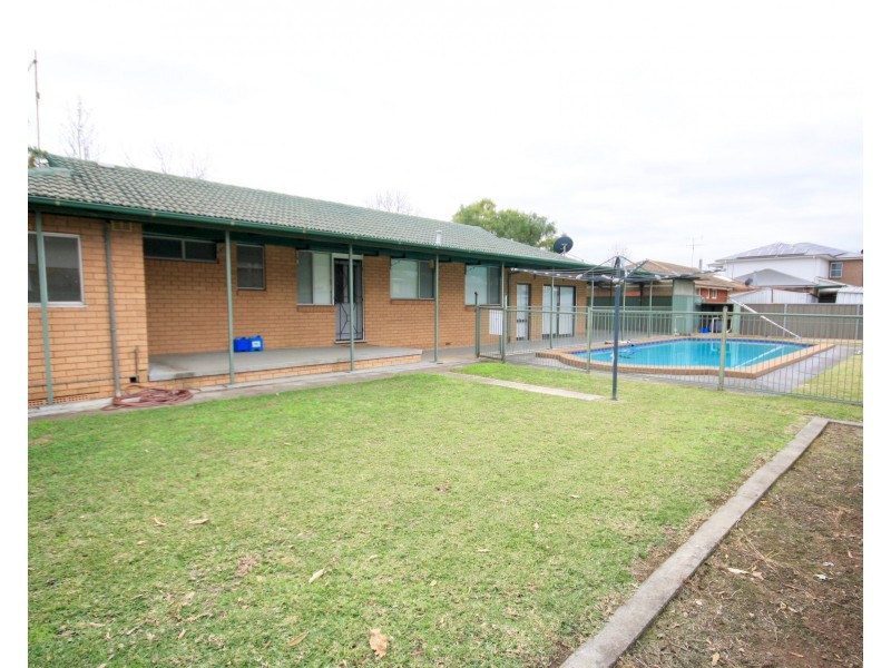 13 Castlereagh Road, Hobartville NSW 2753