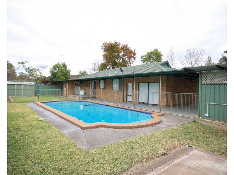 13 Castlereagh Road, Hobartville NSW 2753