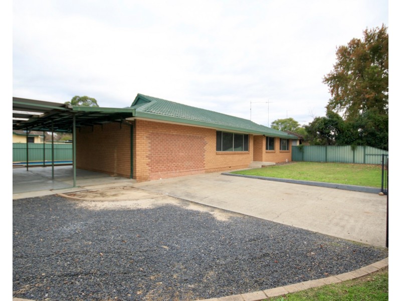 13 Castlereagh Road, Hobartville NSW 2753