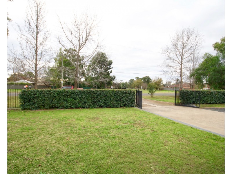13 Castlereagh Road, Hobartville NSW 2753