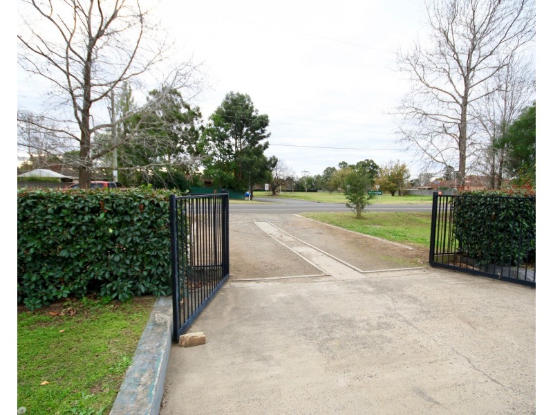 13 Castlereagh Road, Hobartville NSW 2753