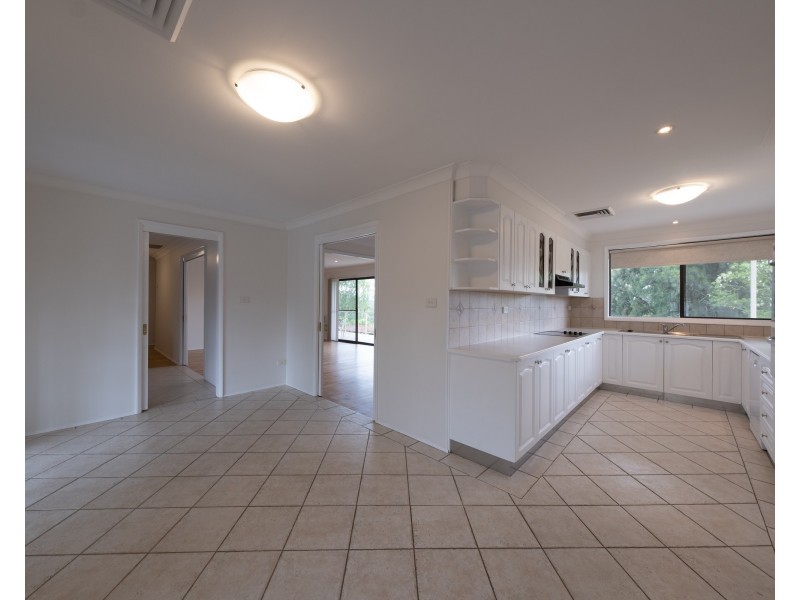 27 James Ruse Close, Windsor NSW 2756