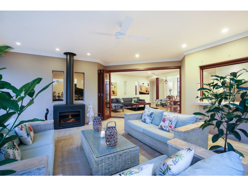 36 Kawanna Street, Mudjimba QLD 4564