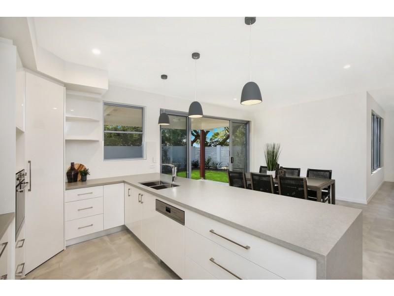 2/5A Sorensen Avenue, Buderim QLD 4556