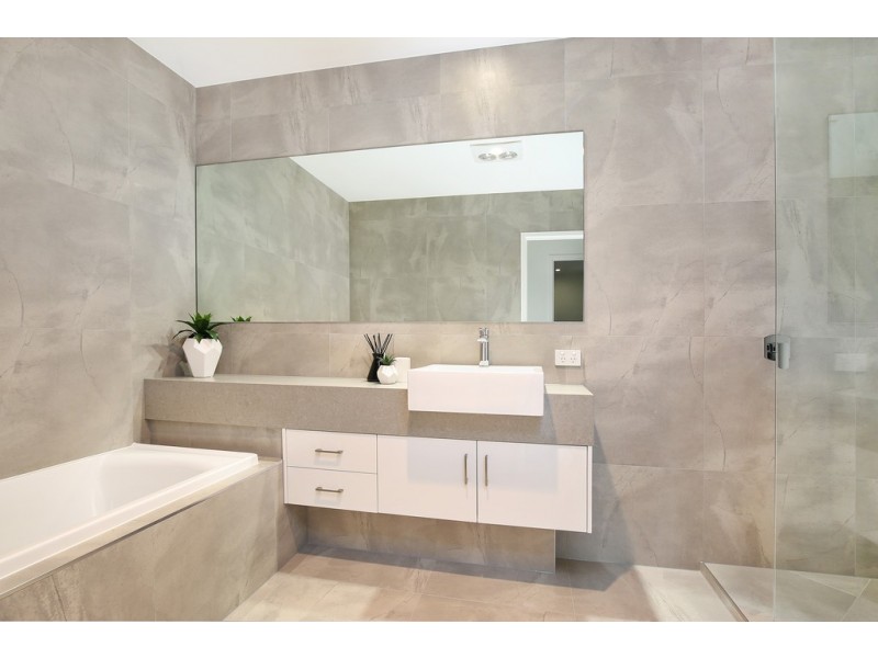 2/5A Sorensen Avenue, Buderim QLD 4556