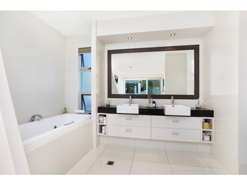 10 Springbrook Grove, Buderim QLD 4556