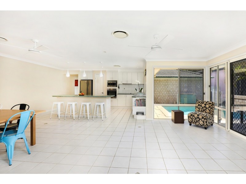 8 Hastings Place, Buderim QLD 4556