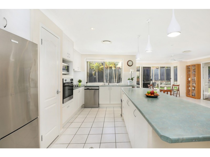 8 Hastings Place, Buderim QLD 4556