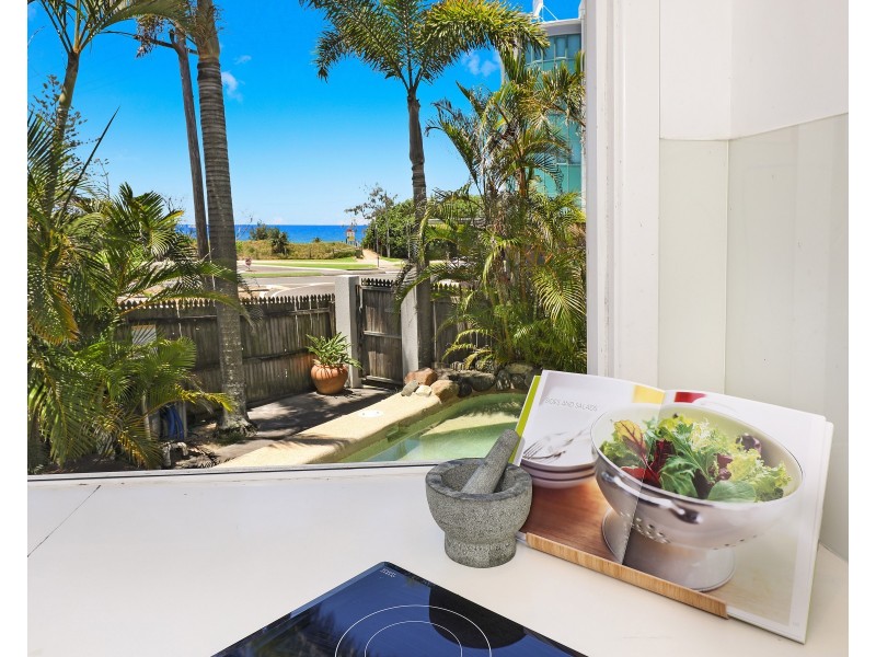 4 Mary Street, Alexandra Headland QLD 4572