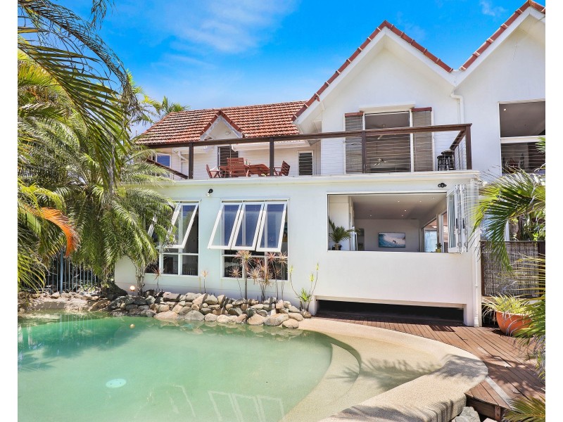 4 Mary Street, Alexandra Headland QLD 4572