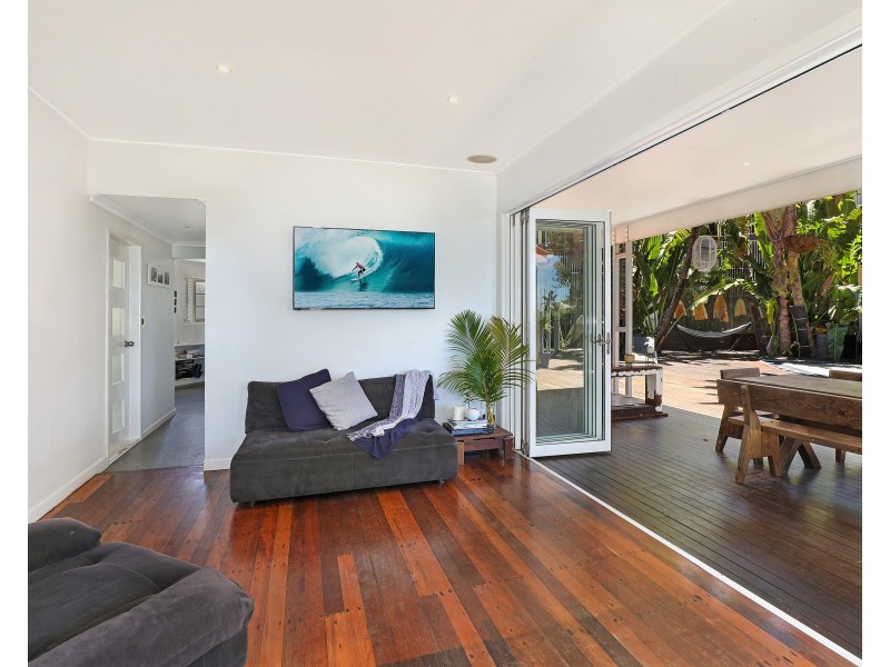 4 Mary Street, Alexandra Headland QLD 4572