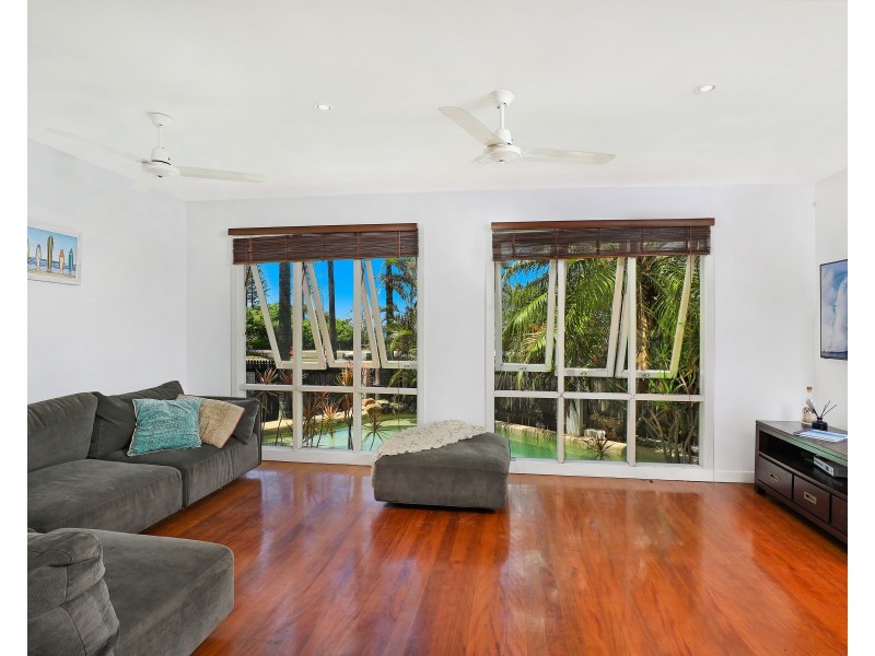 4 Mary Street, Alexandra Headland QLD 4572