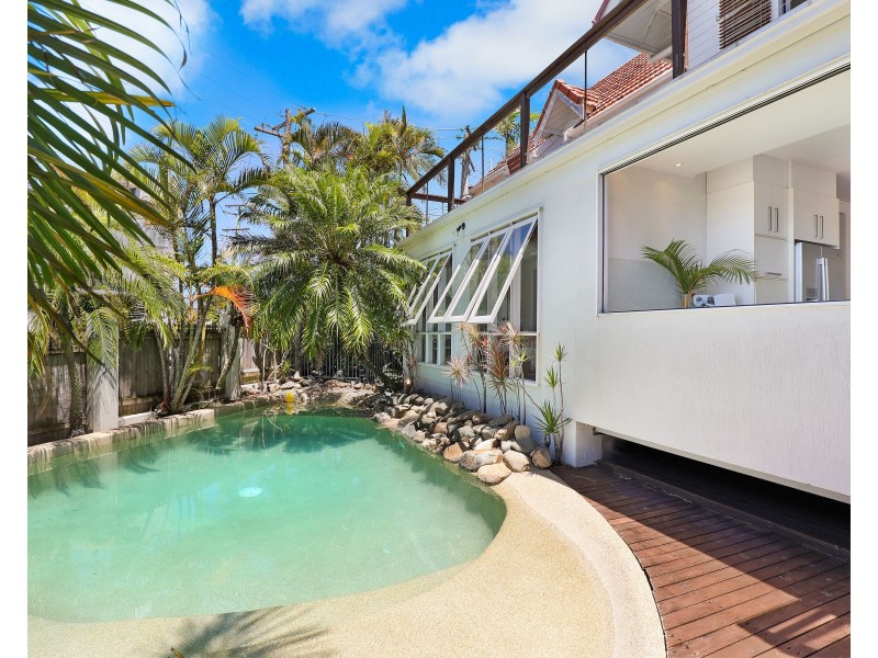 4 Mary Street, Alexandra Headland QLD 4572