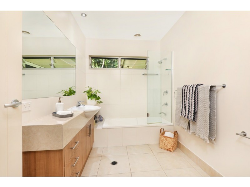 12 Quiet Valley Crescent, Buderim QLD 4556