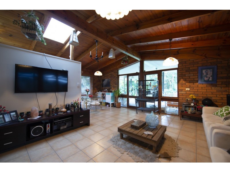 27 Mooloolah Road, Mooloolah Valley QLD 4553
